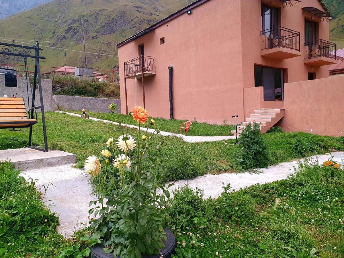 Nikolo Inn Stepantsminda Exterior foto
