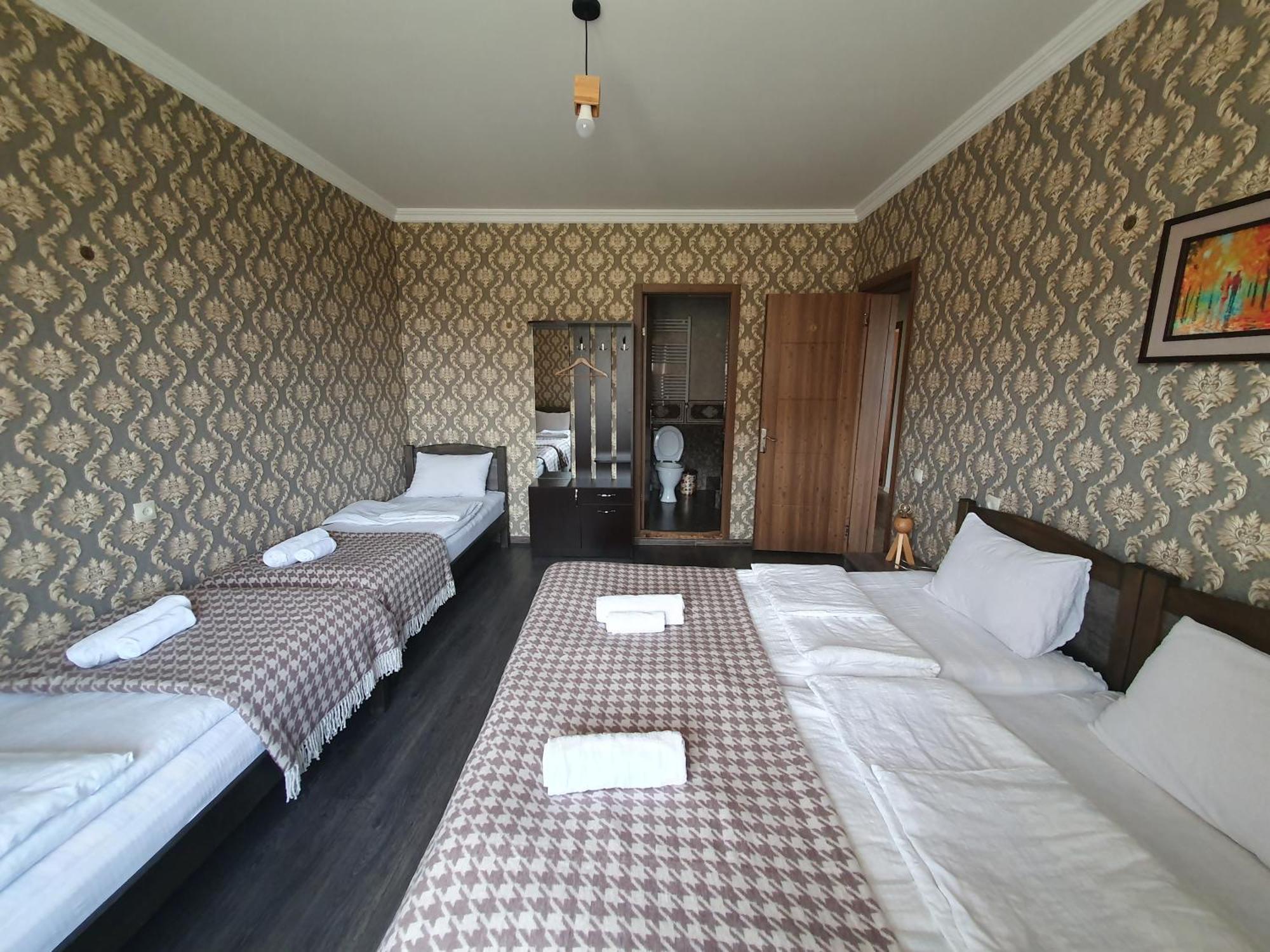 Nikolo Inn Stepantsminda Quarto foto