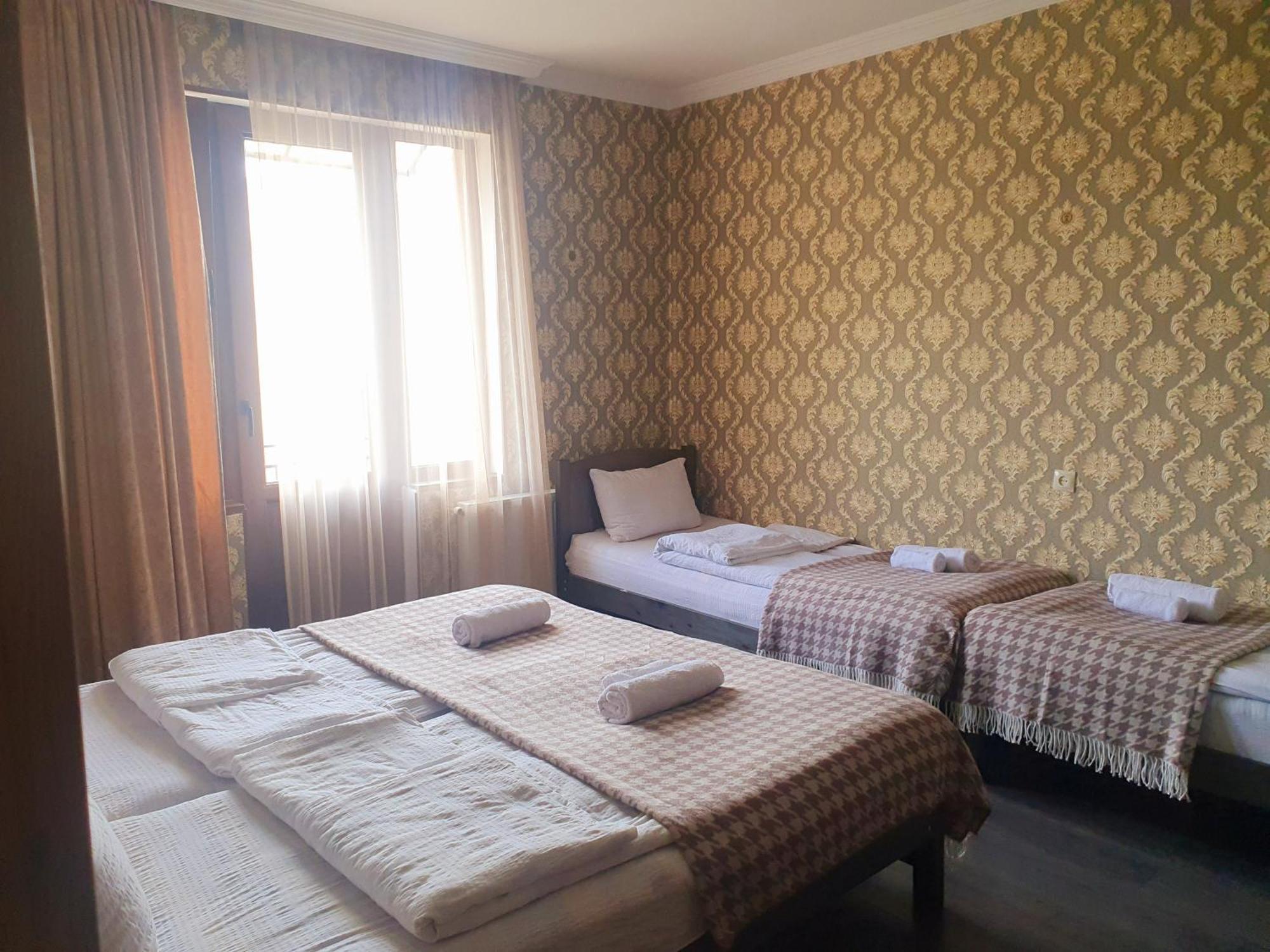 Nikolo Inn Stepantsminda Quarto foto